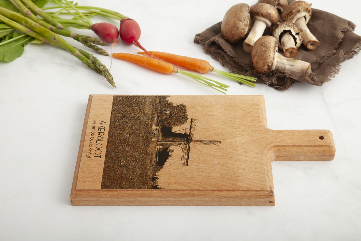 Akersloot – Molen de Oude Knegt Houten Kaasplank (28 × 15 cm)