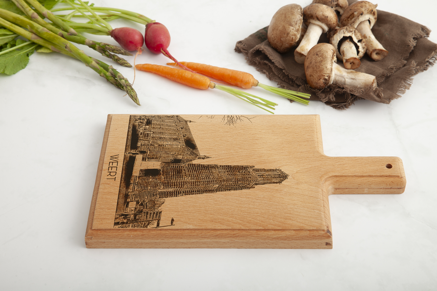 Weert – Handmade Beechwood Serving & Cheese Board (28 × 15 cm)