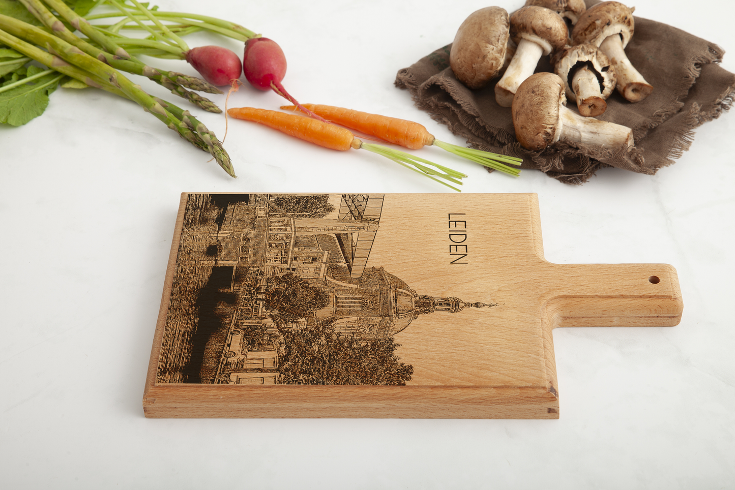 Leiden Marekerk – Handmade Beechwood Serving & Cheese Board (28 × 15 cm)