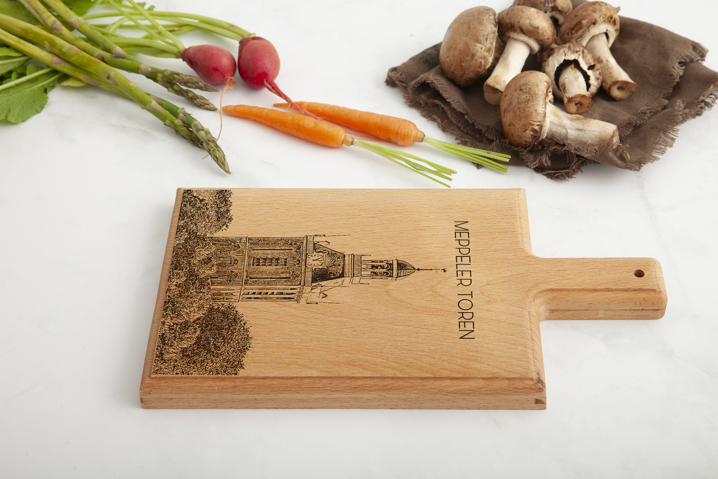 Meppeler Toren – Handgemaakte Beukenhouten Serveer- & Kaasplank (28 × 15 cm)