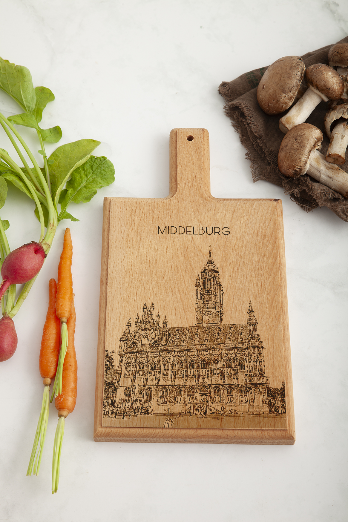 Middelburg Stadhuis – Handmade Beechwood Serving & Cheese Board (28 × 15 cm)