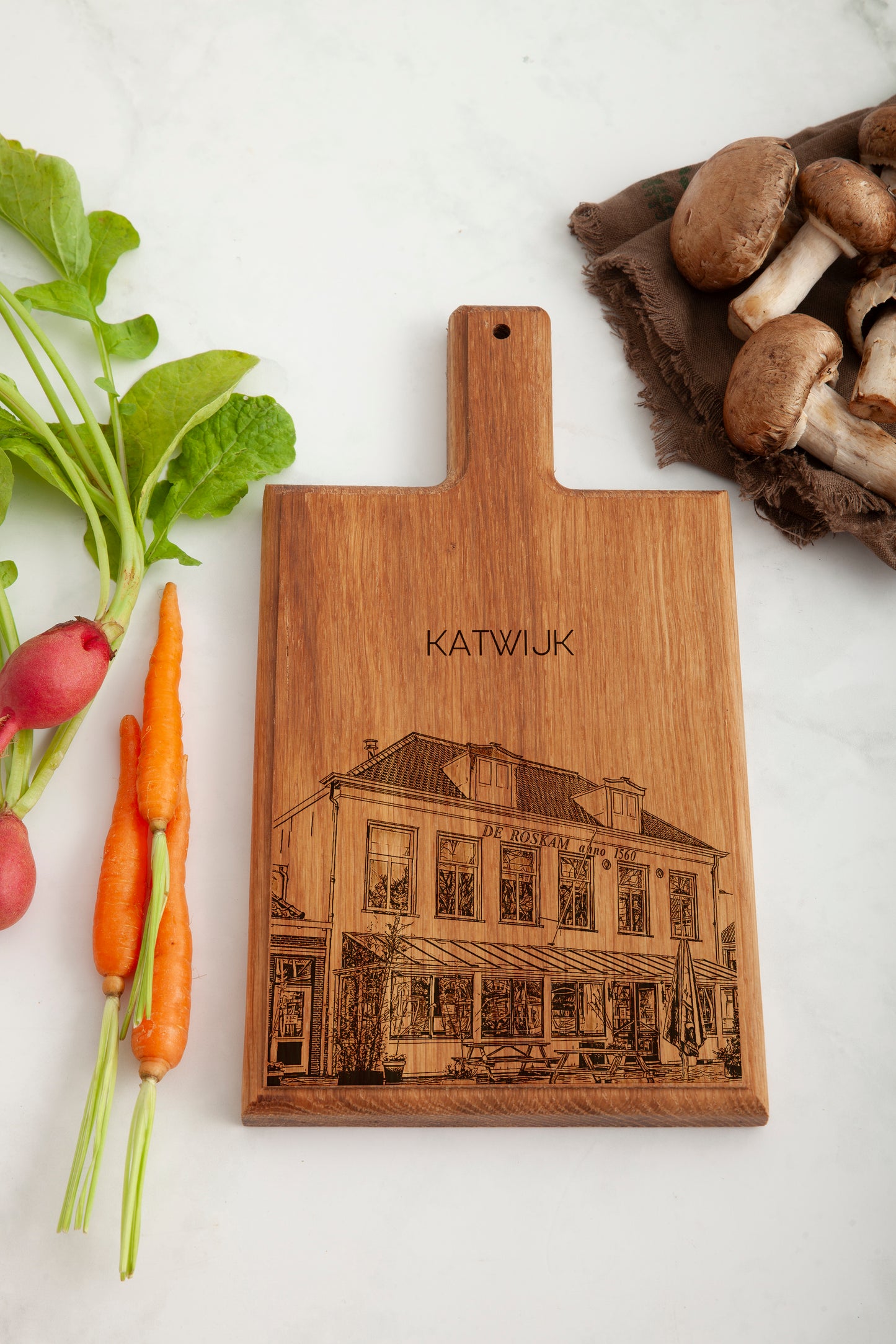 Katwijk – De Roskam Wooden Cheese Board Souvenir (28 × 15 cm)