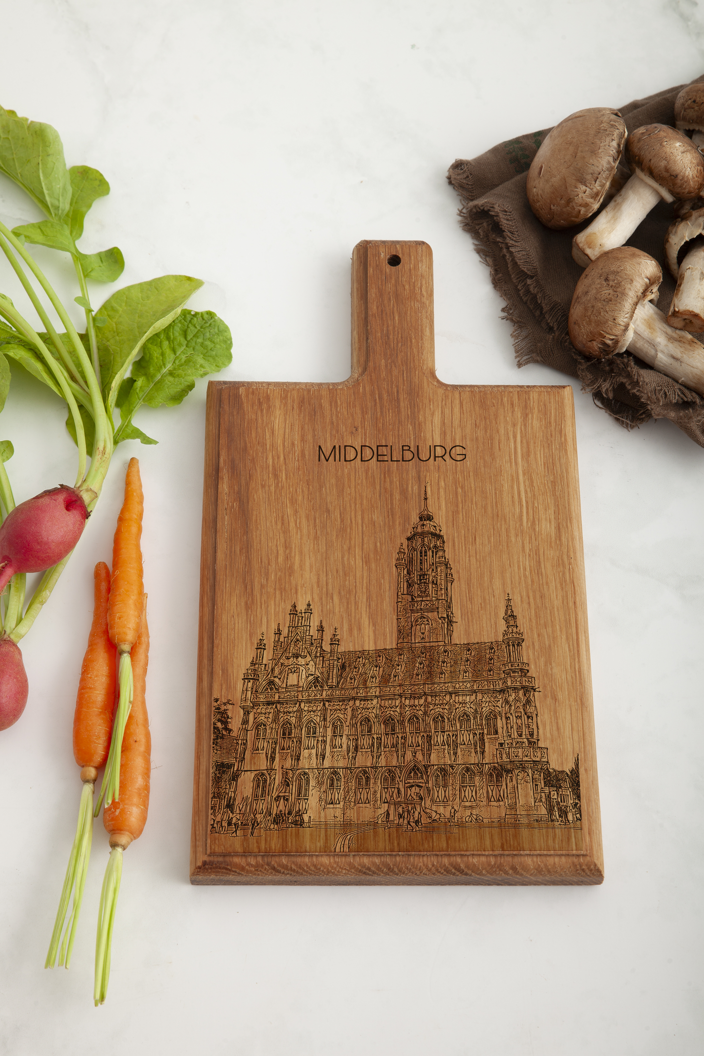 Middelburg Stadhuis – Handmade Beechwood Serving & Cheese Board (28 × 15 cm)