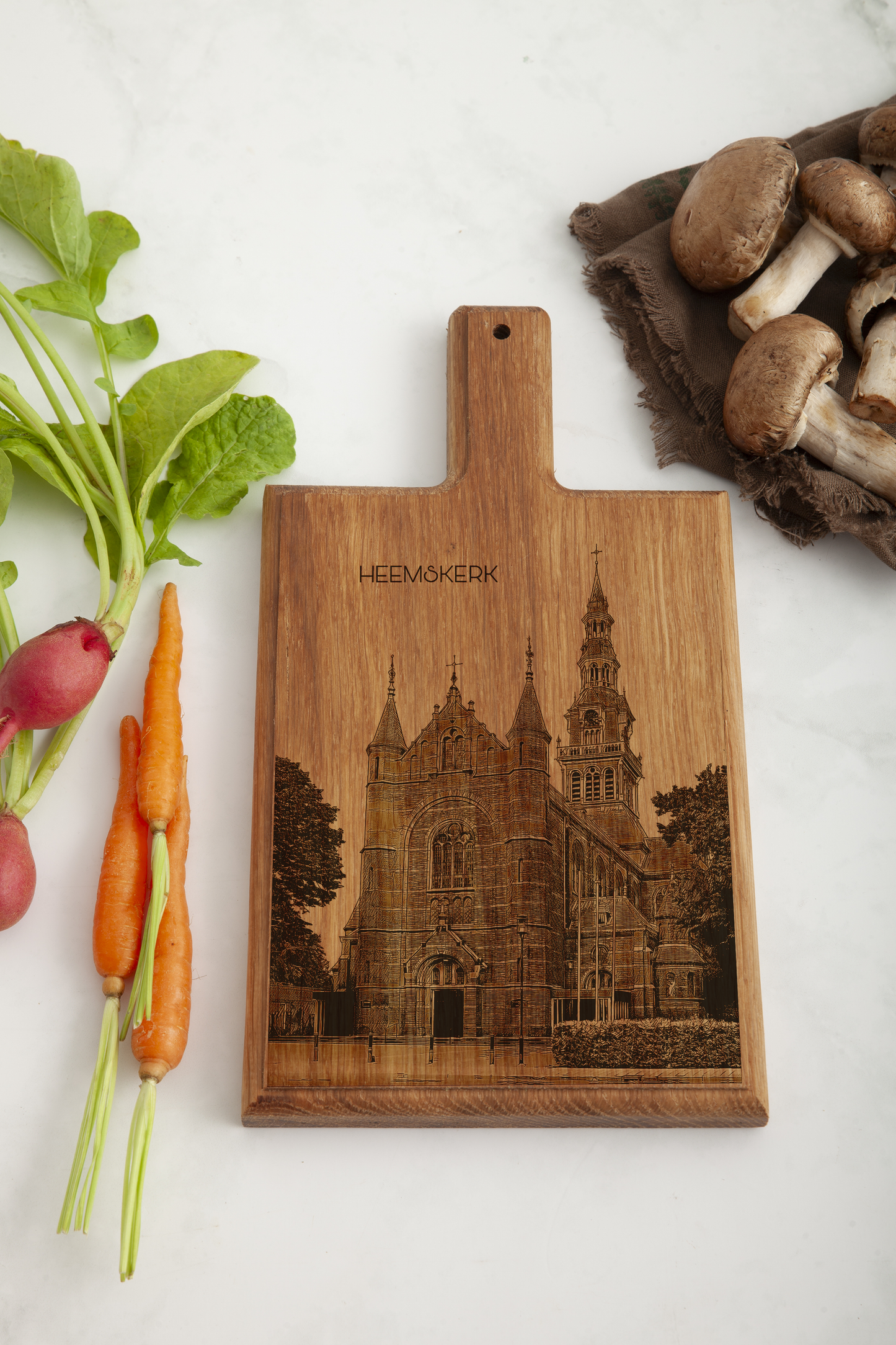 Heemskerk Sint-Laurentiuskerk – Handmade Beechwood Serving & Cheese Board (28 × 15 cm)