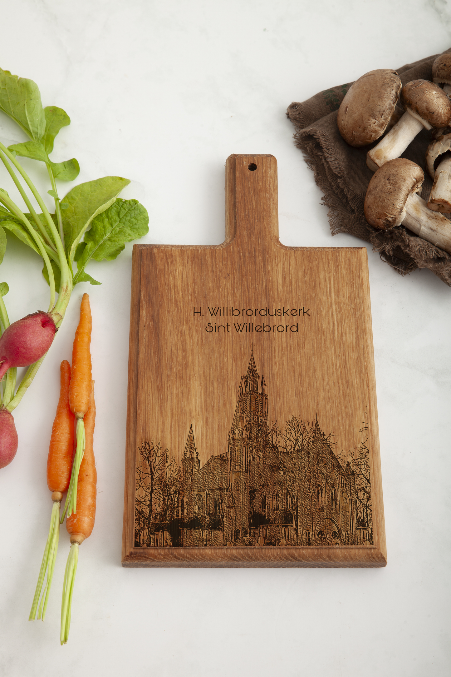 Sint Willebrord – Handmade Beechwood Serving & Cheese Board (28 × 15 cm)