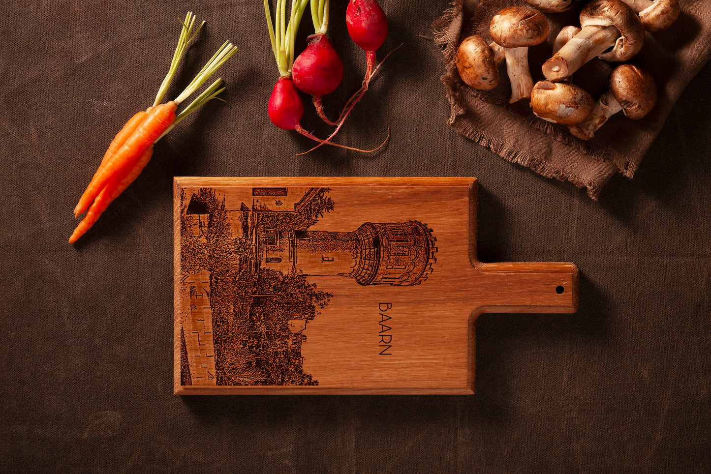 Baarn – Watertoren Wooden Cheese Board Souvenir (28 × 15 cm)