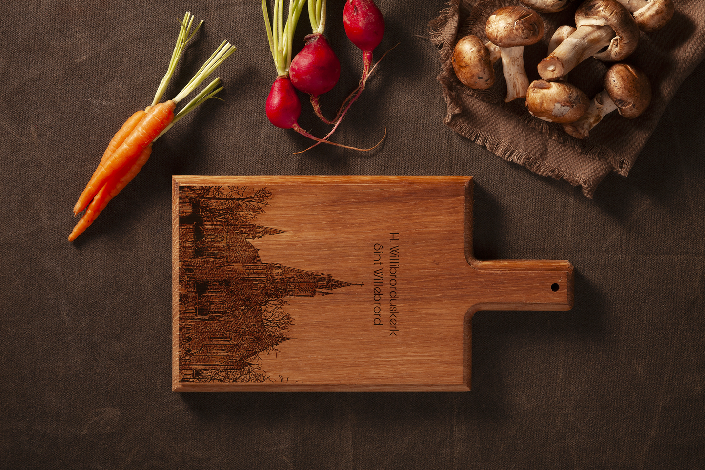 Sint Willebrord – Handmade Beechwood Serving & Cheese Board (28 × 15 cm)