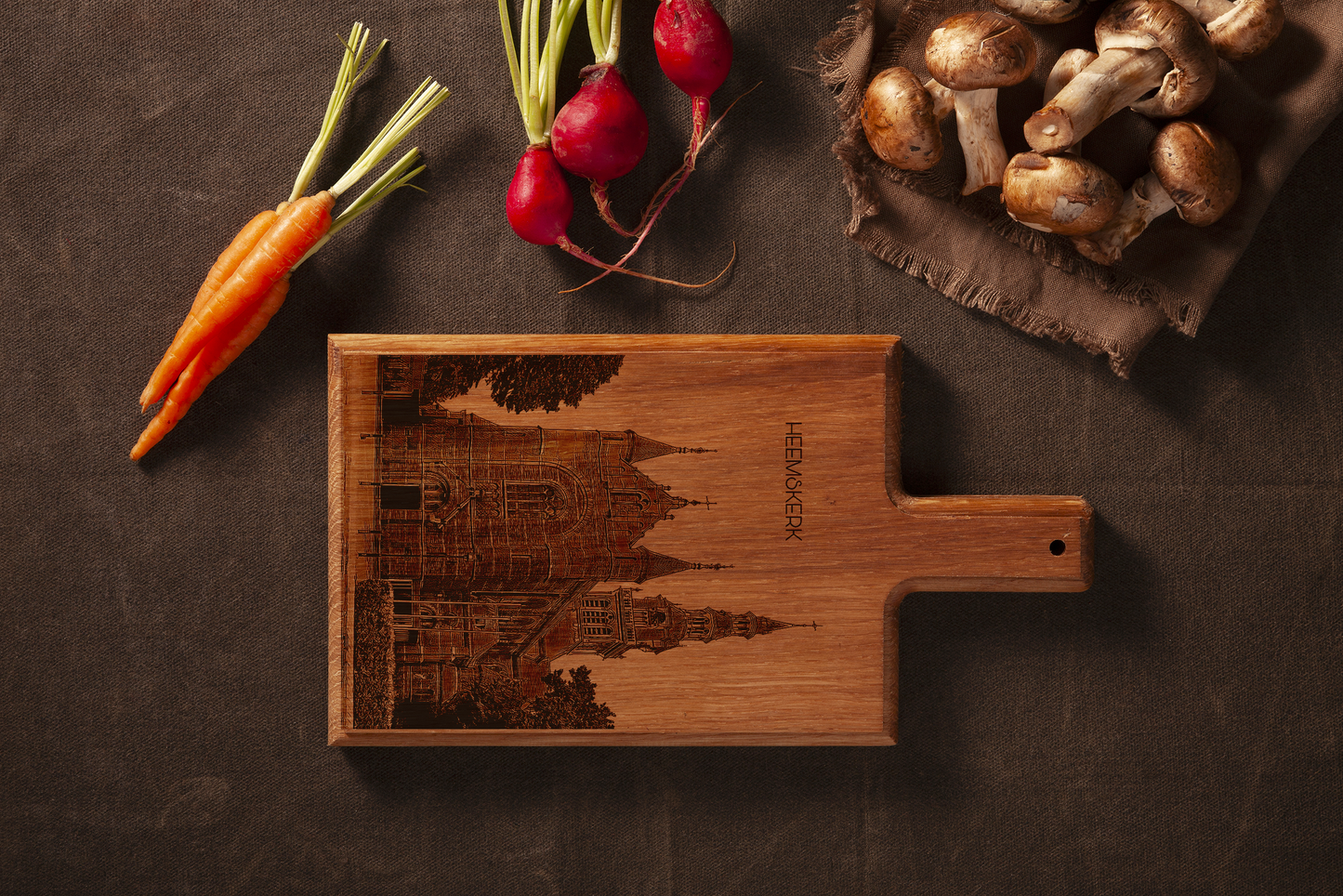 Heemskerk Sint-Laurentiuskerk – Handmade Beechwood Serving & Cheese Board (28 × 15 cm)