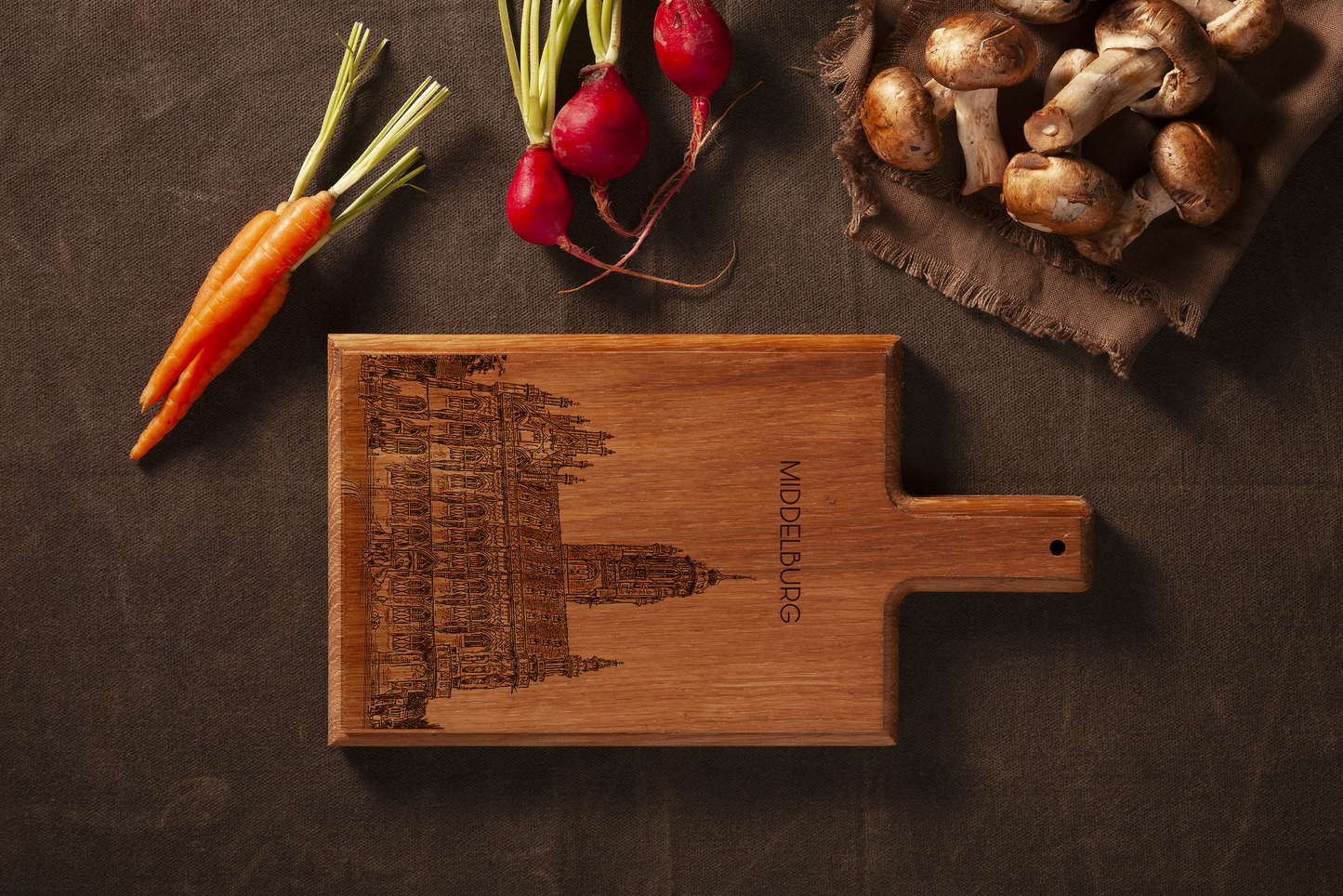 Middelburg Stadhuis – Handmade Beechwood Serving & Cheese Board (28 × 15 cm)