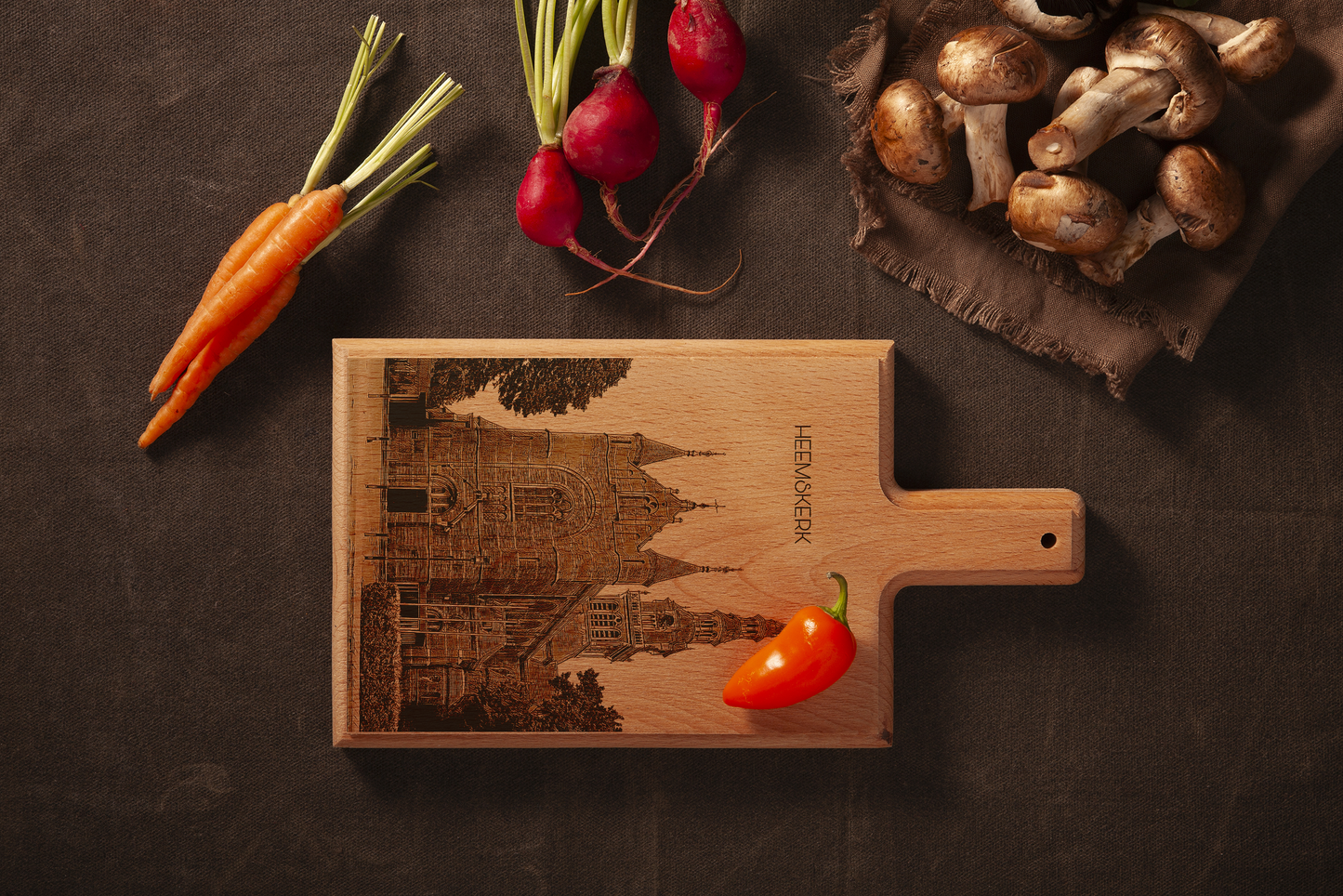 Heemskerk Sint-Laurentiuskerk – Handmade Beechwood Serving & Cheese Board (28 × 15 cm)